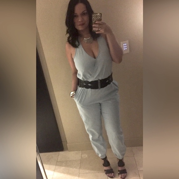 Light Blue Halter Jumpsuit With Pockets - Picture 3 of 4